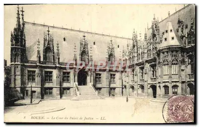 Rouen — La Cour du Palais de Justice — LL.