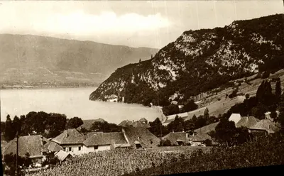 O Lago em Talloires e o Roc do Chère — 295 — Lévy e Nuthieux Régis, Paris, Imp. T.P.