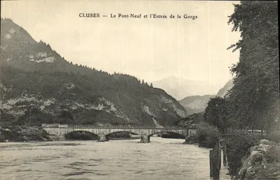 Cluses — O Pont-Neuf e a Entrada da Gorge