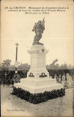 Le CROTOY - Monumento do Cemitério erguido em memória de todos os soldados da Grande Guerra Mortos pela Pátria — Edit de Photo-Plage