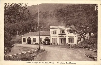 Grand Garage do RAYOL (Var) — Corniche dos Maures — Foto Grand Hyères