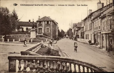 Châteauneuf-la-Forêt (Hte-Vienne) — Avenida de Linards - Os Jardins — Ed. Soumagnas