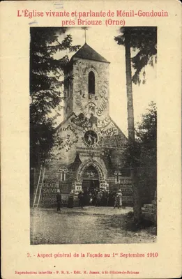 Bilhete postal antigo A Igreja Viva e Falante de Menil Gondouin Pres Briouze Aspecto geral da fachada em 1º de setembro de 1910
