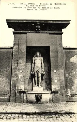 Fontaine de l'Égyptienne — Rue de Sèvres, Paris — Estátua de Gechter