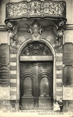 Porta do antigo Hotel Chenizot na rua Louis-Philippe — Garagem Leboucher — editor LL