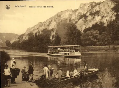 Waulsort — Barco diante dos Hotéis — Editor N. L. S. (N. L. S. / N. L. S. / N. L. S.)