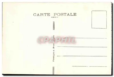 Perros-Guirec (C.-du-N.) — Uitzicht op de strand van Trestraou gezien door de bomen van de Clarté-helling — A. B. — Achterkant