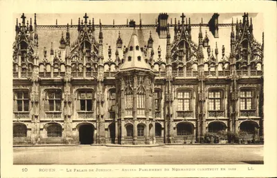 Rouen — O Palácio de Justiça — Antigo Parlamento da Normandia construído em 1499