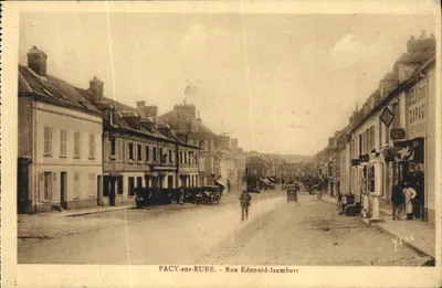 Pacy-sur-Eure - Rue Edouard-Isambart — editor Yann