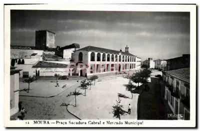 Moura — Praça Sacadura Cabral e Mercado Municipal — Grapelle