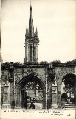 Saint-Jean-du-Doigt — A Igreja do Século XV e o Arco do Triunfo — LL