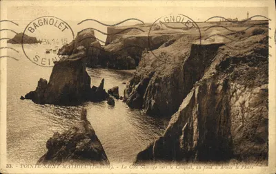 Pointe-Saint-Mathieu (Finistère) — A Côte Sauvage em direção ao Conquet, no fundo à direita o Farol — G. Artiaud, editor, Nantes