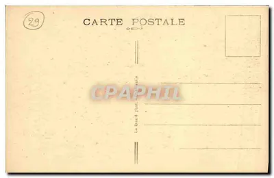 Locronan — Pardon van de Grande Troménie — Hutje Kapel van Sint Ouen. Vader en dochter bewaarders van de Hut. — Achterkant
