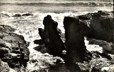 Rocks at Pointe Saint-Gildas — 1551 — Cie des Arts Photomécaniques, Paris