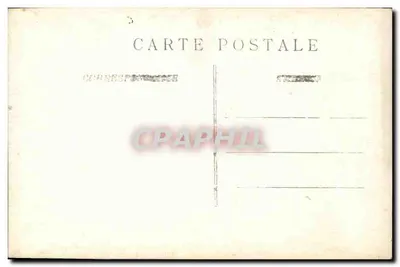 Soldaat in uniform — poseert voor een pijler — antieke ansichtkaart — Achterkant
