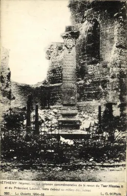 Bétheny (Marne) — coluna comemorativa da revista do Tsar Nicolas II e do Presidente Loubet, permanecendo de pé no meio das ruínas — L. C. H. Paris, n° 325