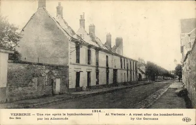 Verberie — Uma rua após o bombardeio pelos alemães — 8ª Série — E. Le Doleÿ, Paris