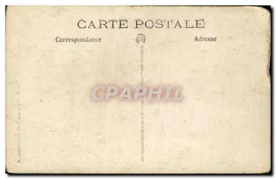 CARTE PHOTO Militaria Żołnierze w zrujnowanym wiosce — Rewers