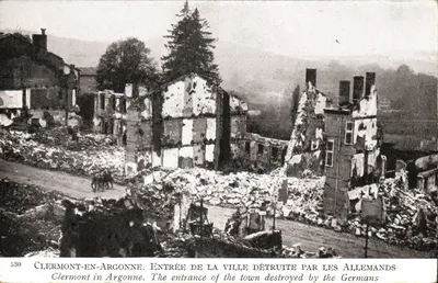 Clermont-en-Argonne — Entrada da cidade destruída pelos alemães — Editor L. Paris, n° 530