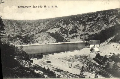 Schwarzer See 950 M. ü. d. M. — lac alpin entouré de montagnes rocheuses — Zahnausen-Wieland, n° 3468