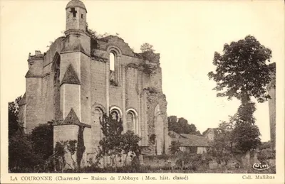 LA COURONNE (Charente) — Ruínas da Abadia (Mon. hist. classificado) — Coubier Imp. Naccon
