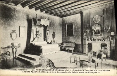 LA ROCHEFOUCAULD (Castelo de) — Quarto de Dormir da Duquesa — Antigos Apartamentos onde nasceu Marguerite de Valois, irmã de François Ier