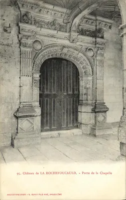 Castelo de La Rochefoucauld — Porta da Capela — Phototypie d'Art - A. Dupuy Fils, Angoulême