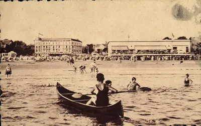 Plage de Pontaillac — vers le Grand Hôtel et le Casino — Édition International-Express, La Seyne-sur-Mer