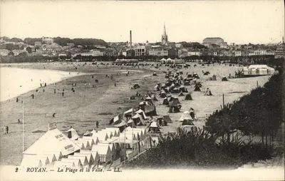 Royan — La Plage et la Ville — LL