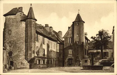 Salers (Cantal) — A Grande Praça — Les Arts Graphiques, Toulouse