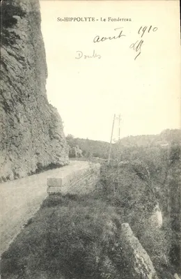 St-HIPPOLYTE - Le Fondereau — vista do caminho em encosta de penhasco — editor não identificado