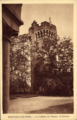 Montceau-les-Mines — O Castelo do Plessis. O Donjon.