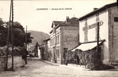 Condrieu — Avenida da Liberdade — Café Berthoût — editor Gombier-Macon