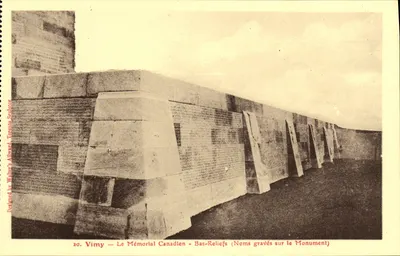 Vimy — O Memorial Canadense — Bas-Reliefs (Nomes gravados no Monumento) — Designed by Walter's Allward, Toronto Sculptor