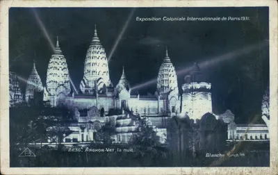 Angkor-Vat, la nuit — reproduction du temple illuminé à l'Exposition Coloniale Internationale de Paris 1931 — éditeur Blanche Porches, n° 2236
