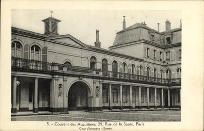 Convento das Augustinas — Pátio de honra - Entrada — 29 Rue de la Santé, Paris