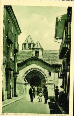 Puigcerda — Entrada da Igreja — Editor: Fototypie Labeque de Tarrès, n° 651