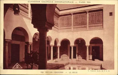 Exposição Colonial Internacional — Paris 1931 — Seção Tunisiana — O Pátio — V. Valensi, Arq. D.P.L.G.