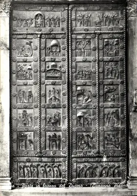Pisa - Parte em bronze do Duomo - (Bonanno Pisano)