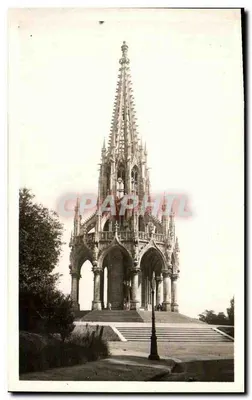 Monumento gótico — editor K. K. — número de série não visível
