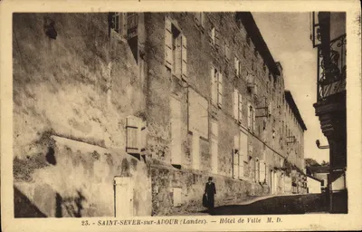 SAINT-SEVER-sur-ADOUR (Landes) — Hôtel de Ville — M. D.