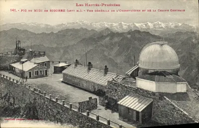 Pic du Midi de Bigorre (2877 m.) — Ogólny widok obserwatorium i łańcucha centralnego — Phototypie Lasgues, Francja