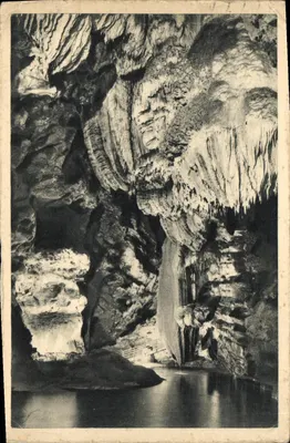 Grotte de la Piutie — vue intérieure avec cascade et stalactites — Éditions J. Vernemouze & Saint-Céré