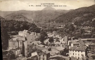 Durtol — A Auvergne no seu ninho — J. Gouttianges (P.-de-D.)