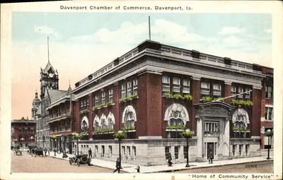 Davenport Chamber of Commerce, Davenport, Ia. — Home of Community Service — Rock Island Post Card Co. n°22458