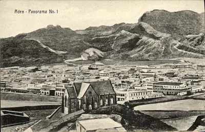Aden - Panorama No.1 — vista aérea da cidade com igreja — Hôtel de l'Europe, I. Benghiat Son, Aden