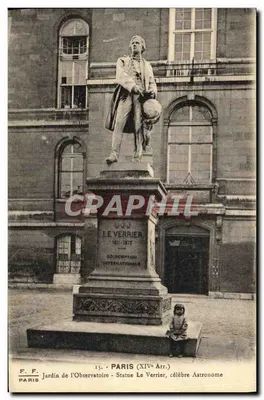 Paris (XIVe Arr.) - Estátua de Le Verrier, astrônomo famoso — F. F. Paris, n°13