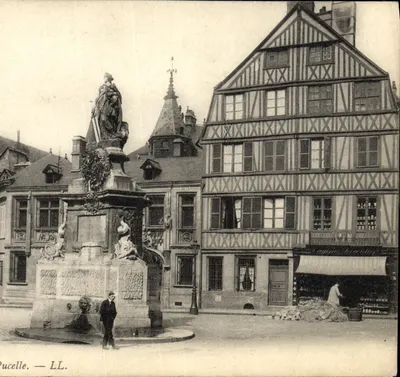 Pucelle — Praça da Fontaine — LL.
