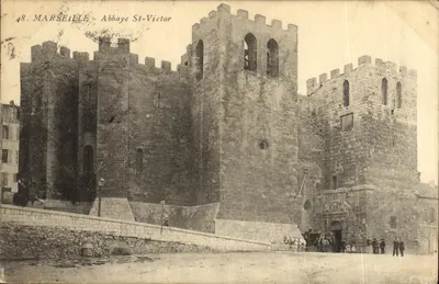 Marselha - Abadia St-Victor — vista da abadia com torres e portão — editor desconhecido, n° 48