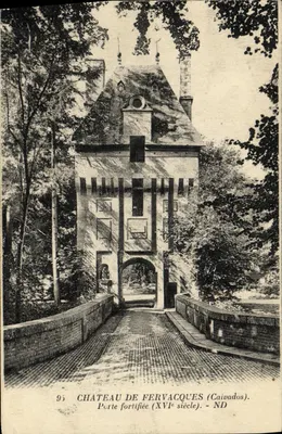 Castelo de Fervacques — Porta fortificada (século XVI) — ND